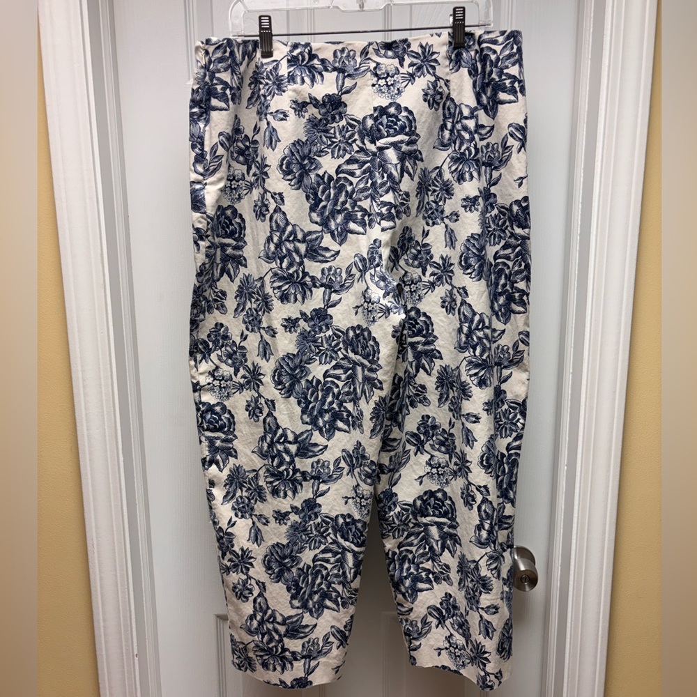 Talbots Floral Stretch Ankle Pants – Size 18 - Picture 8 of 8